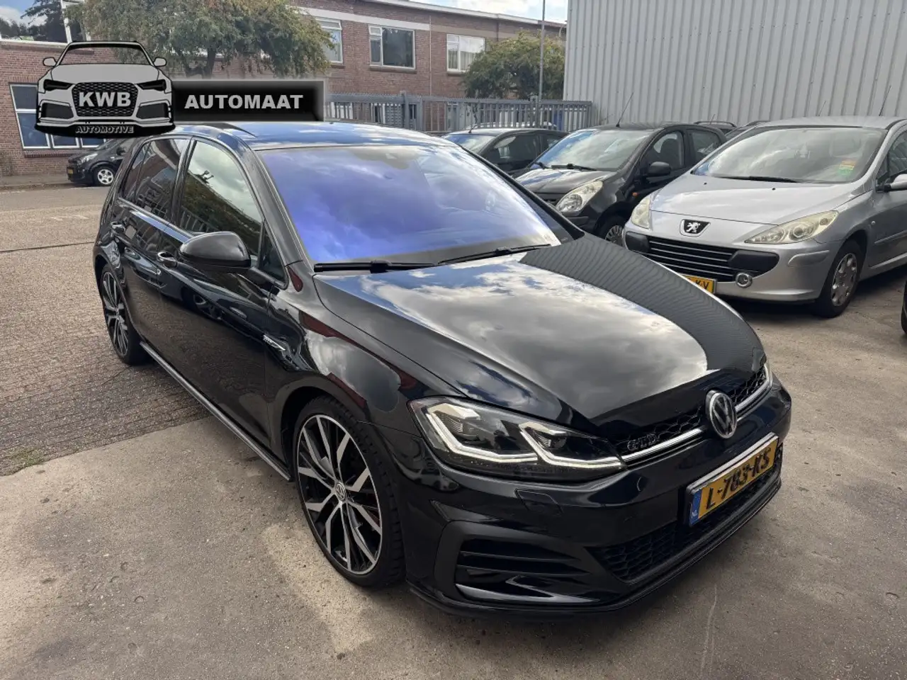 Volkswagen Golf GTD 2.0 TDI Leer Pano Dynaudio Facelift LED — photo 1 of 9