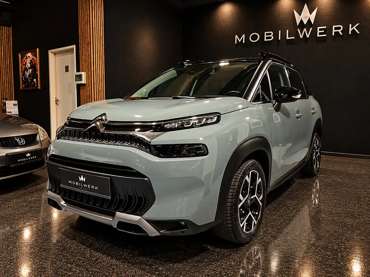 Citroen C3 Aircross 1.2 PureTech 110 Shine ** nur 7.000 km ** — photo 1 of 24