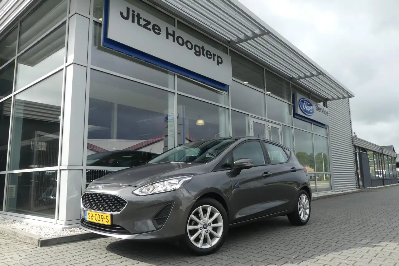 Ford Fiesta 1.1 Trend TREKHAAK, CRUISE, AIRCO, NAVI, PDC, APPL — photo 1 of 37