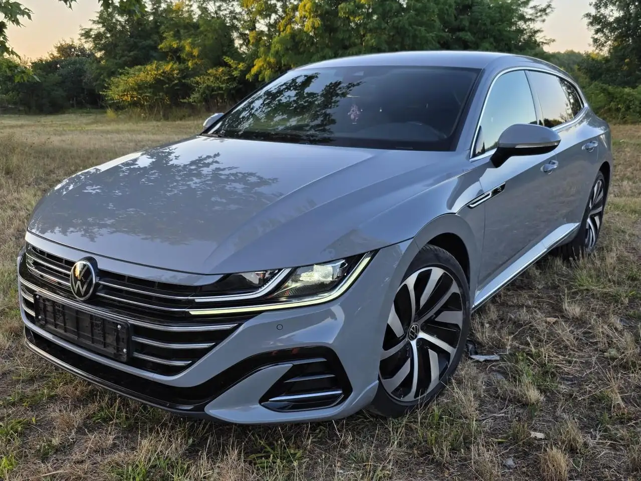 Volkswagen Arteon VW Arteon Shooting Brake 2.0 TDI DSG R-Line / 200 PS / Matrix / Massage / Virtual Cockpit — photo 1 of 33