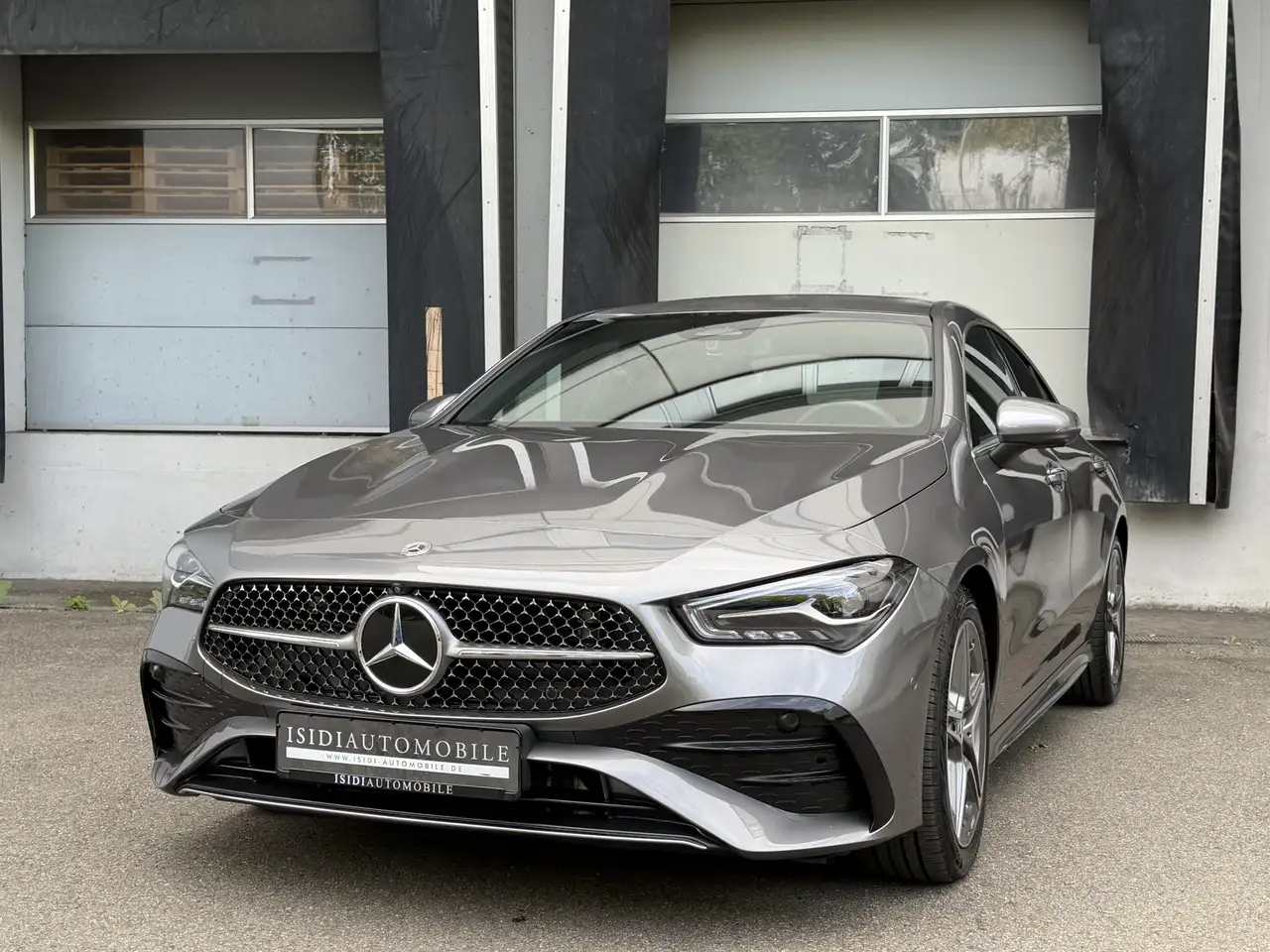 Mercedes-Benz CLA 200 AMG LED MBUX Standheizung Kamera Keyless — photo 1 of 40