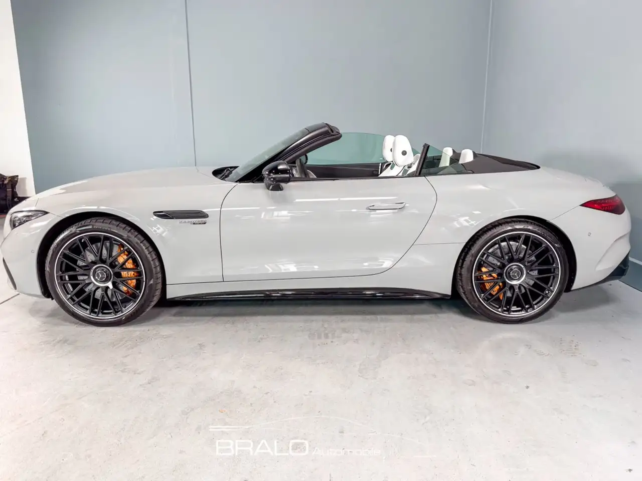 Mercedes-Benz SL 63 AMG I Keramik I Premium Paket I Soundsys — photo 1 of 30