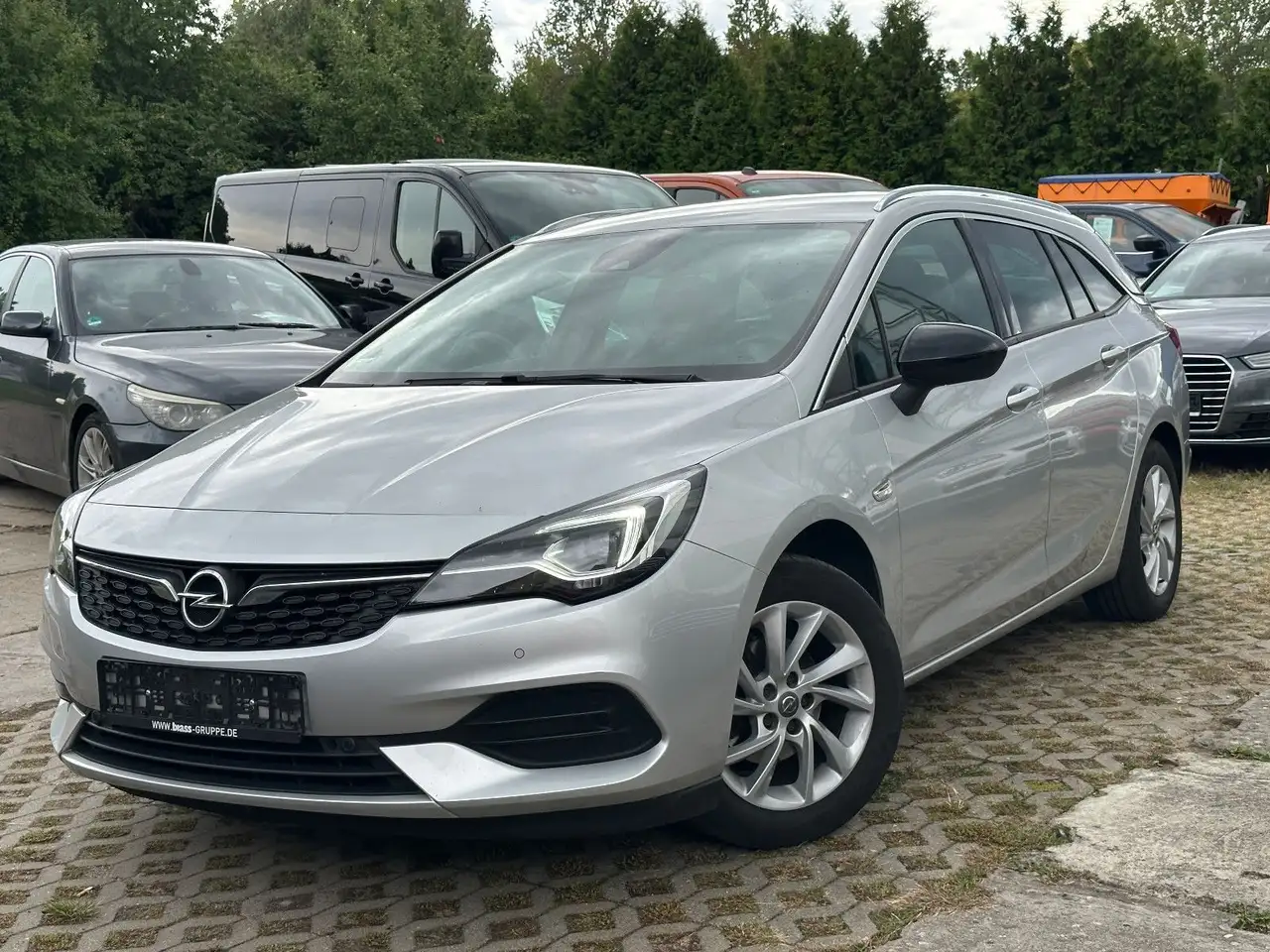 Opel Astra Sports Tourer AUTOMATIK + KLIMAAUTO + LED — photo 1 of 28