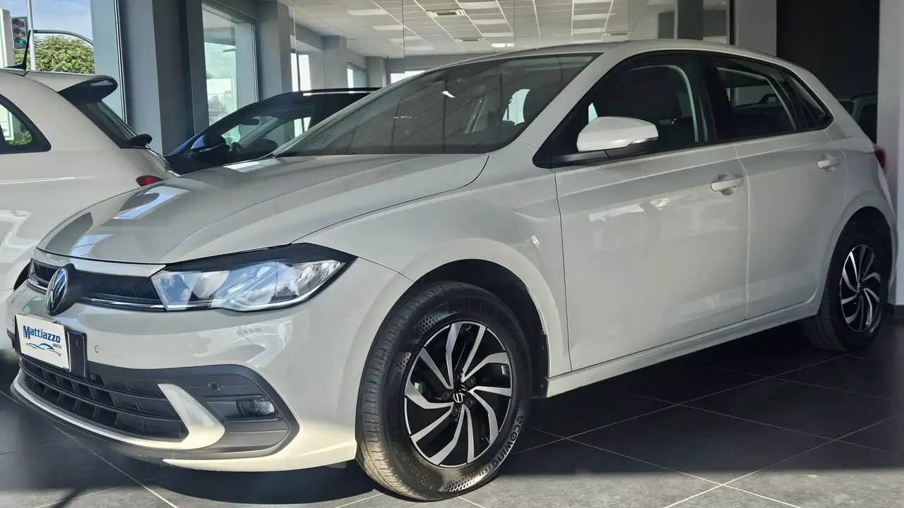 Volkswagen Polo Polo VI 2022 1.0 Life 80cv NO VINCOLI — photo 1 of 15