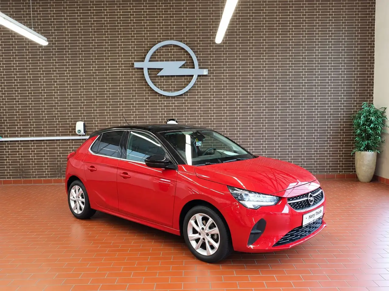 Opel Corsa 1.2 55kW Elegance-LED/Allwetterräder/Apple — photo 1 of 15
