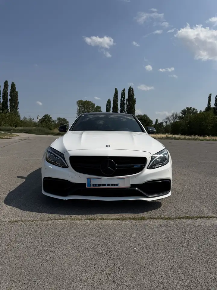 Mercedes-Benz C 63 AMG — photo 1 of 14