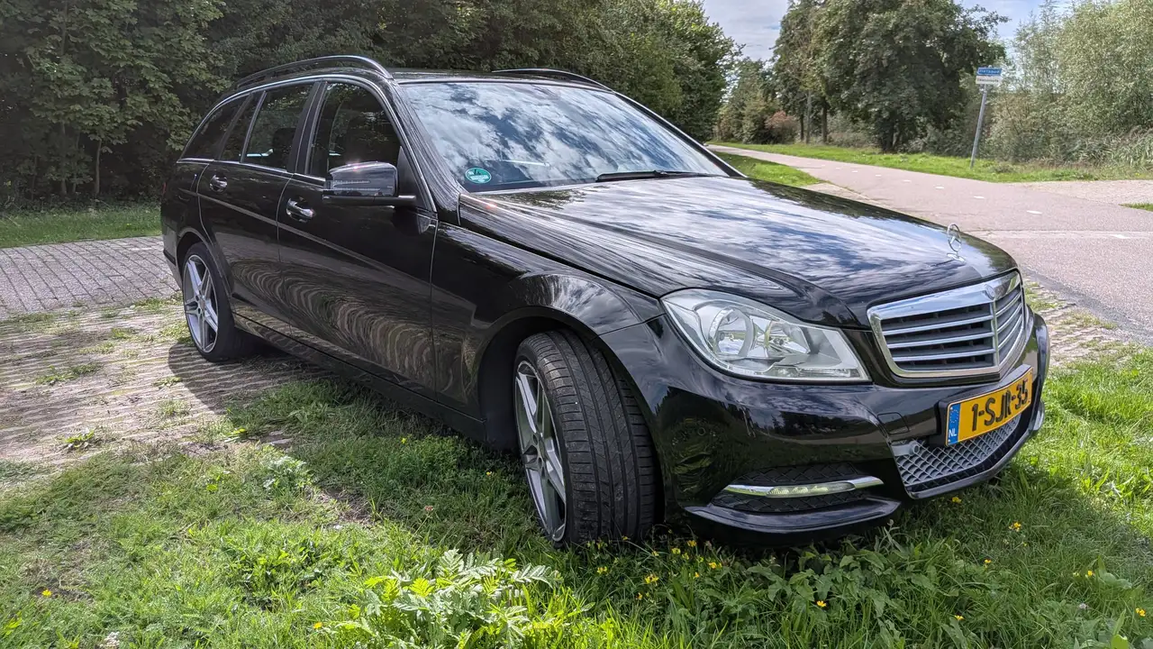 Mercedes-Benz C 200 C 200 CDI Premium Edition Estate — photo 1 of 18