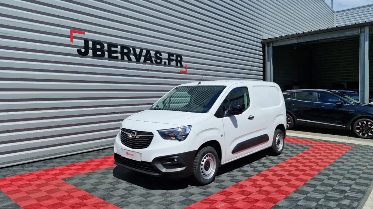 Opel M 650 KG PURETECH 110 SS BVM6 — photo 1 of 30