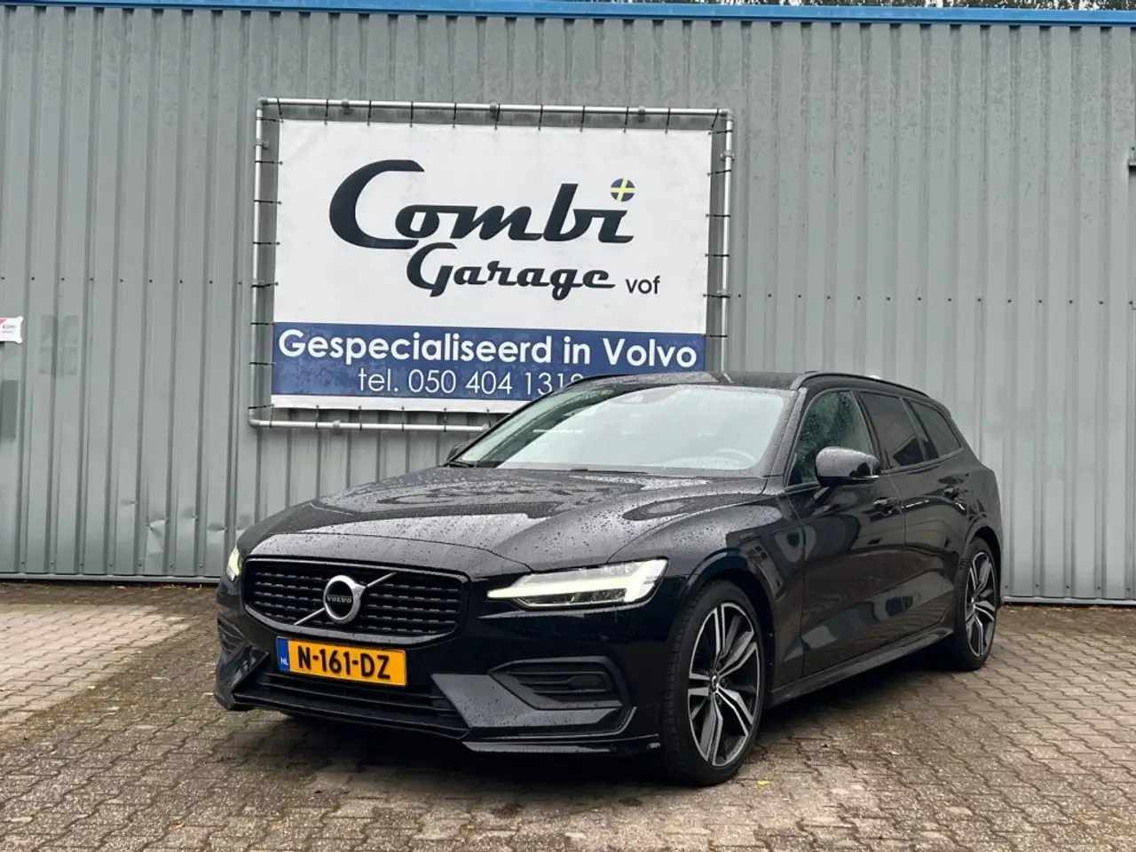 Volvo V60 2.0 B3 Momentum Advantage — photo 1 of 13