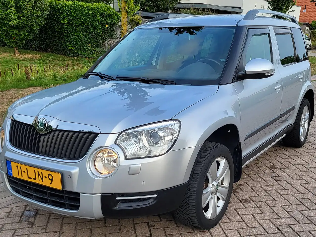 Skoda Yeti Yeti 1.8 TSI Elegance4x4 — photo 1 of 17