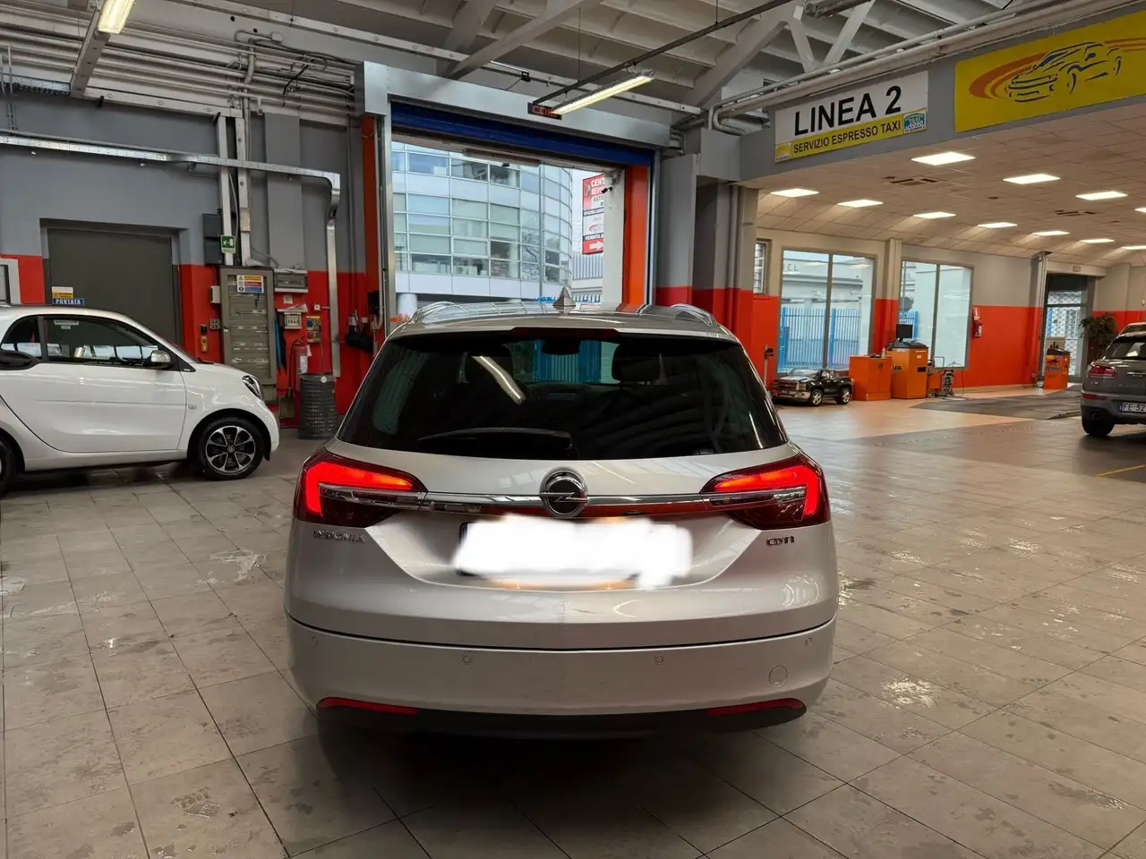 Opel Insignia Sports Tourer 1.6 cdti Advance 136cv Euro6 — photo 1 of 12