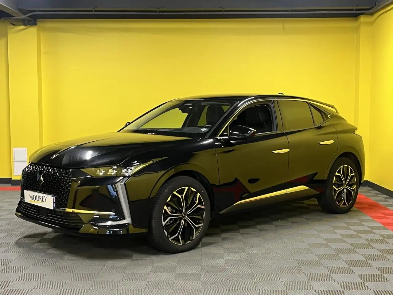 DS Automobiles DS 4 DS4 ESSENCE 130 cv EAT8 RIVOLI CUIR / GPS / CAMERA / FAIBLE KILOMETRAGE — photo 1 of 40