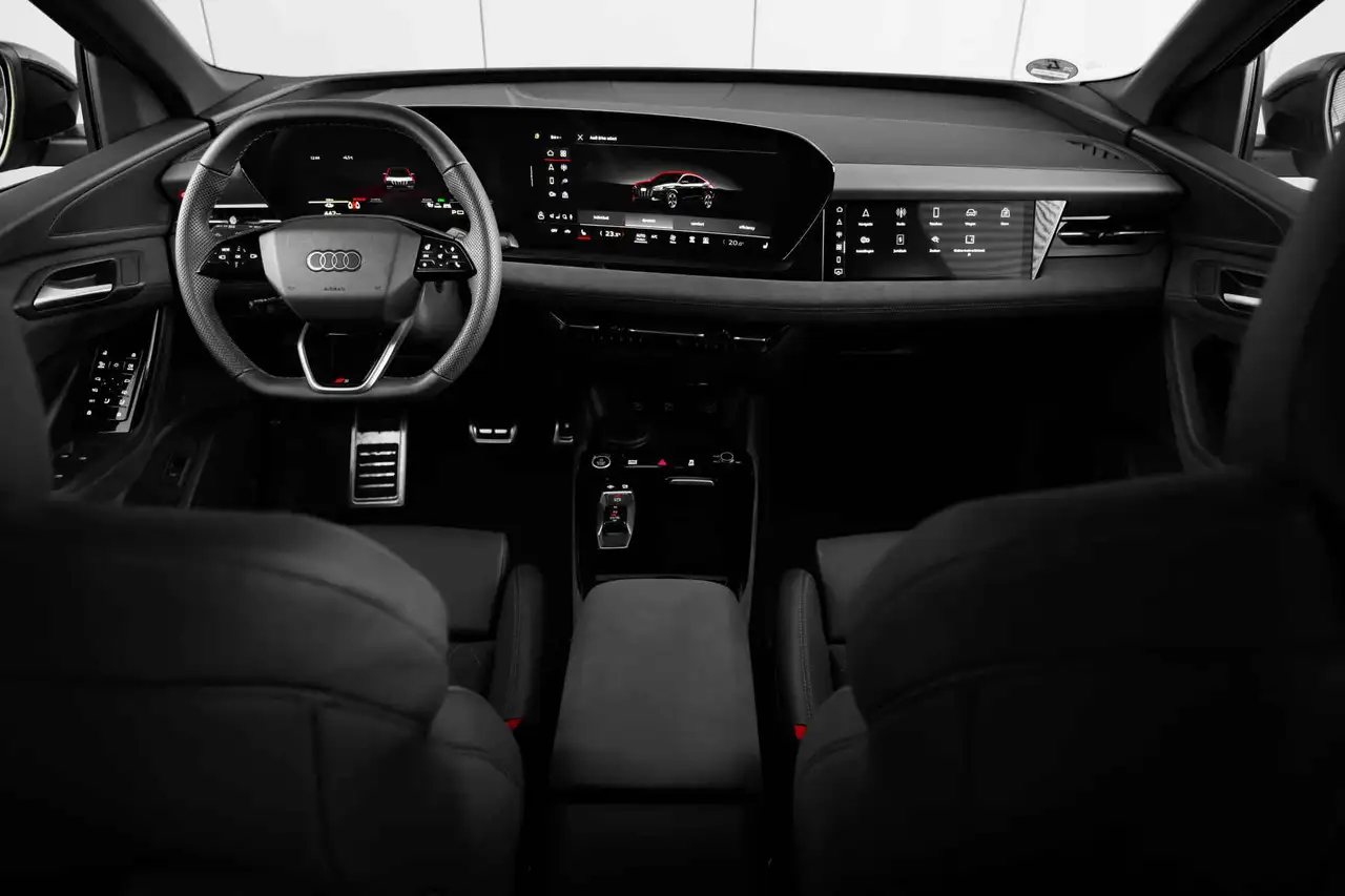 Audi Q6 e-tron — photo 1 of 7