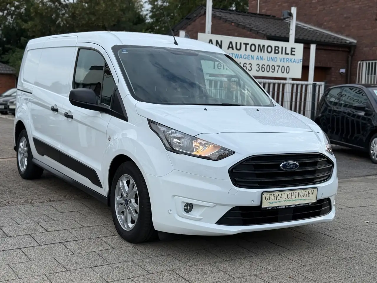Ford Transit Connect Lang L2 *Navi*SHZ*3-Sitze*Kamera — photo 1 of 32