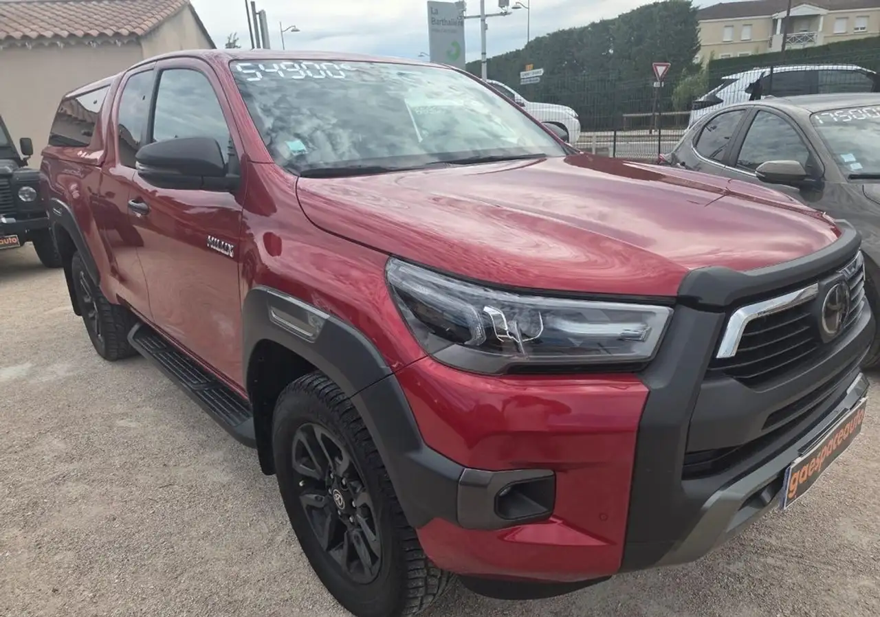 Toyota Hilux invincible 204cv bvm6 — photo 1 of 7