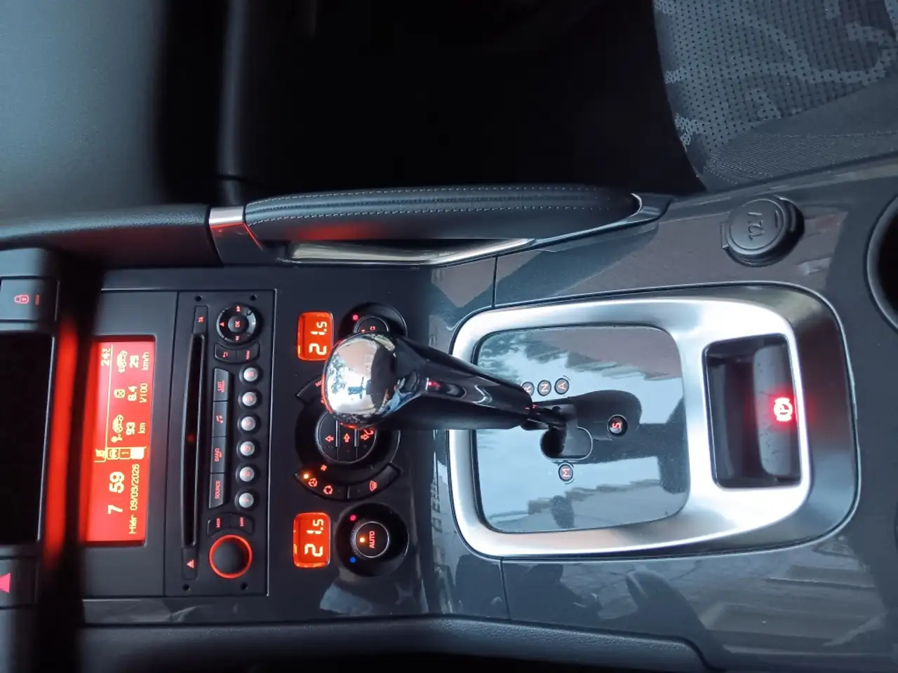 Peugeot 3008 1.6HDI Blue Lion Active CMP 115 — photo 1 of 15