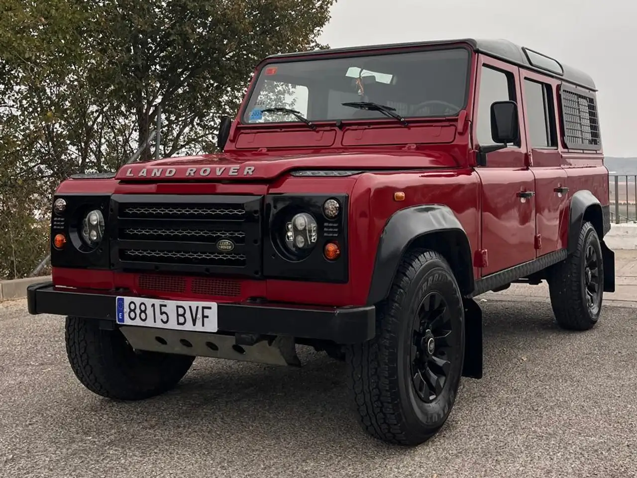 Land Rover Defender Defender 110 2.5Td5 SW SE — photo 1 of 12