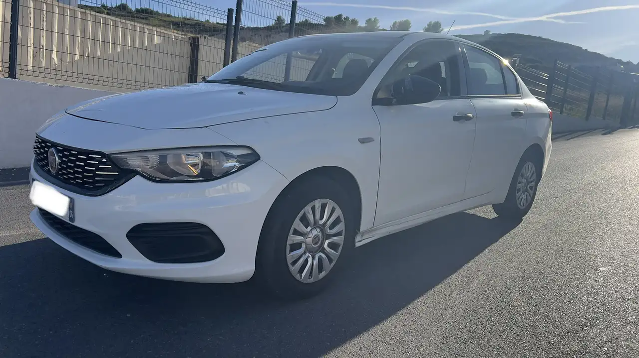 Fiat Tipo 5 Portes 1.4 95 ch — photo 1 of 8