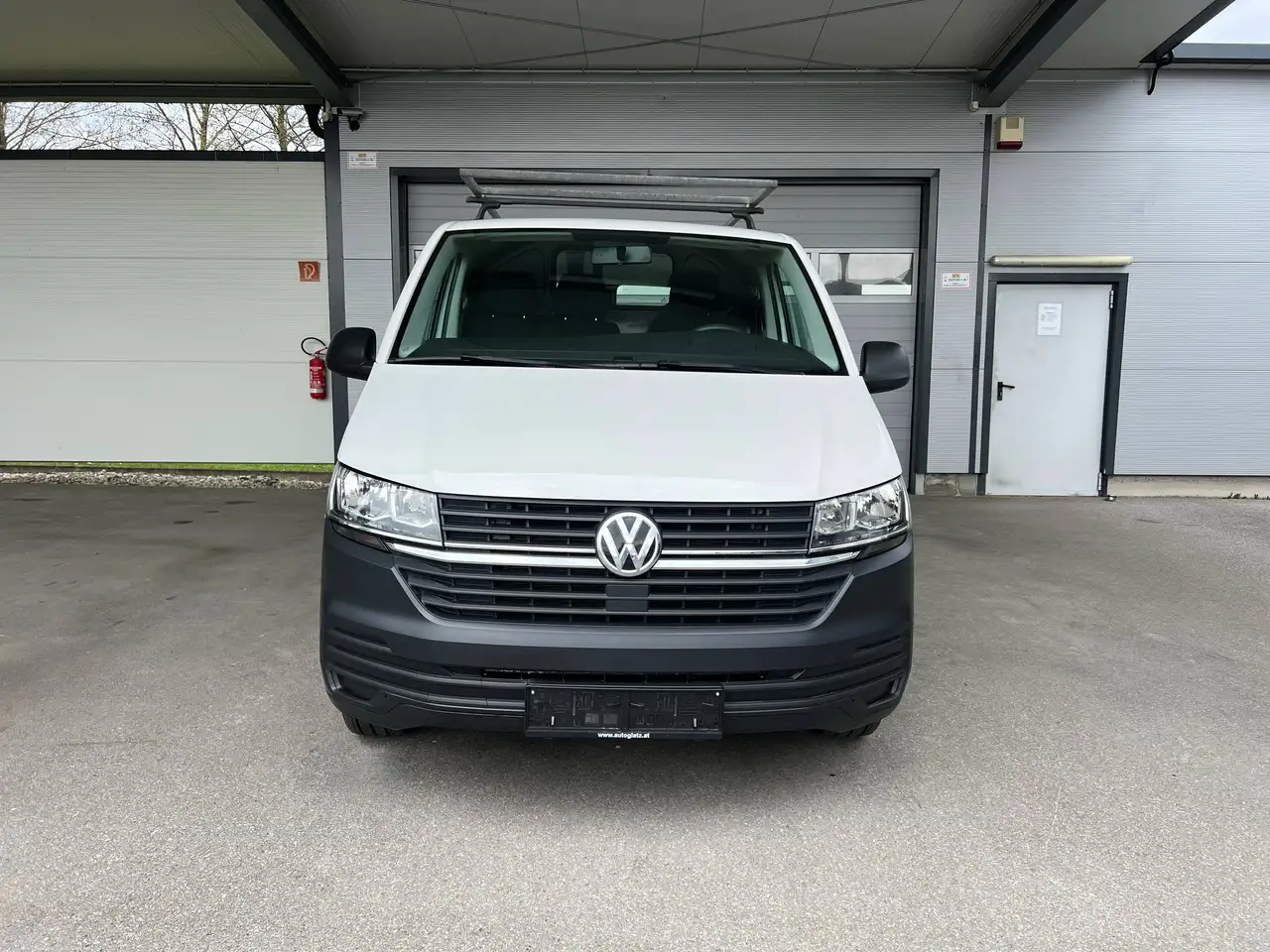 Volkswagen T6.1 Transporter Kastenwagen 2,0 TDI KLIMA/DACHTRÄGERSYSTEM — photo 1 of 12