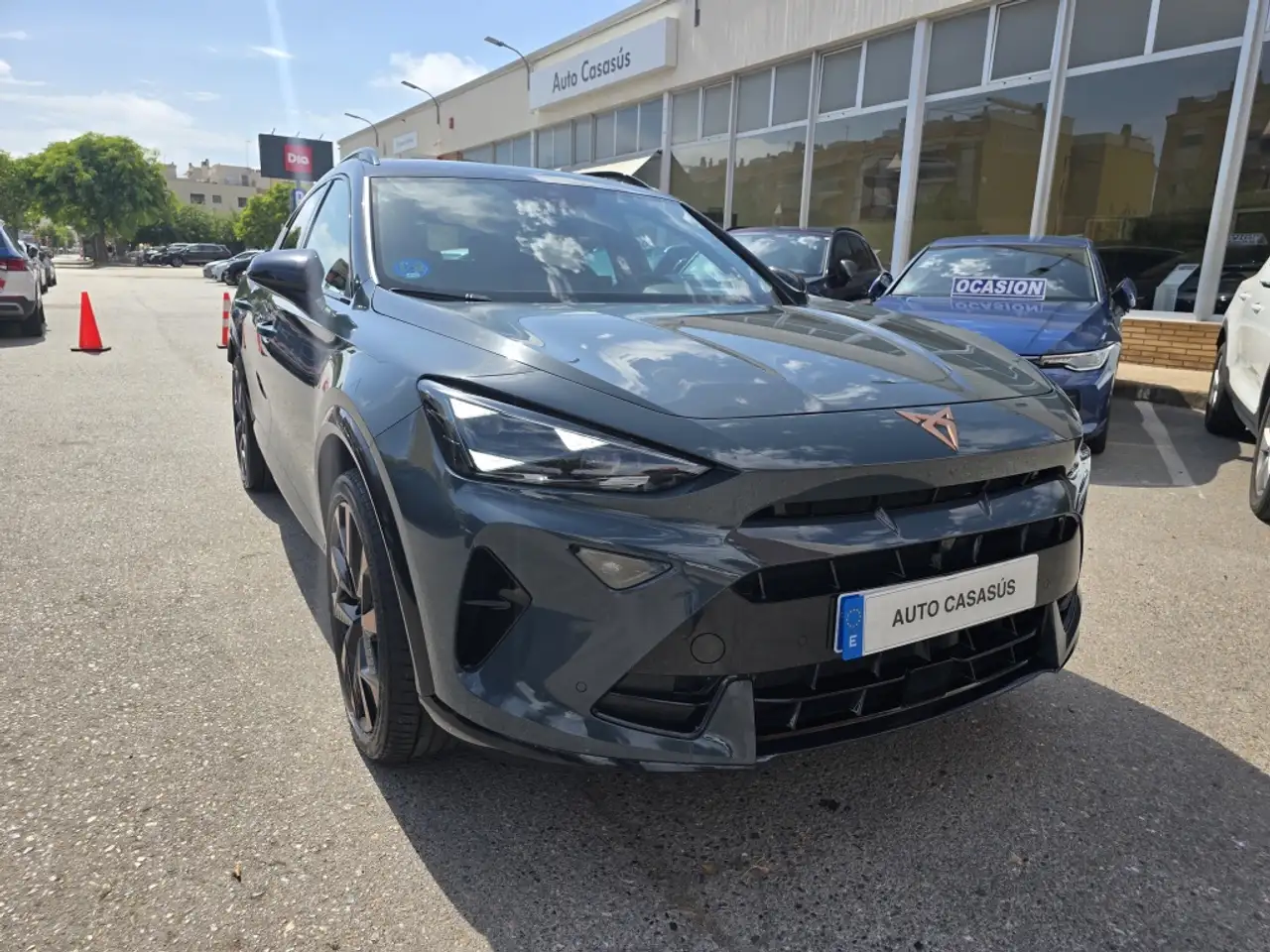 CUPRA Formentor 1.5 e-Hybrid 200 VZ DSG — photo 1 of 40