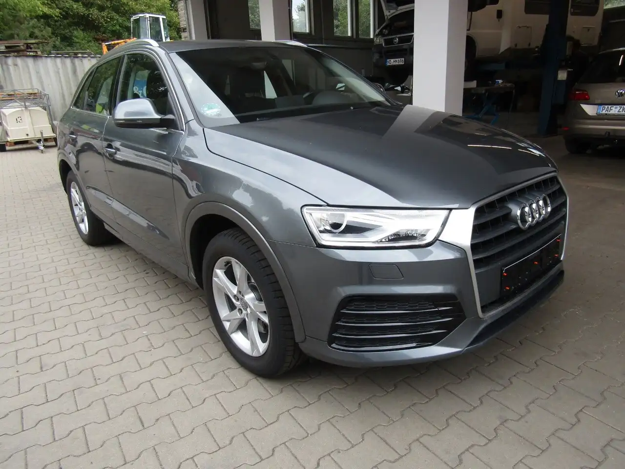 Audi Q3 Sport Navi Keylees Xenon Voll-Lackierung — photo 1 of 24