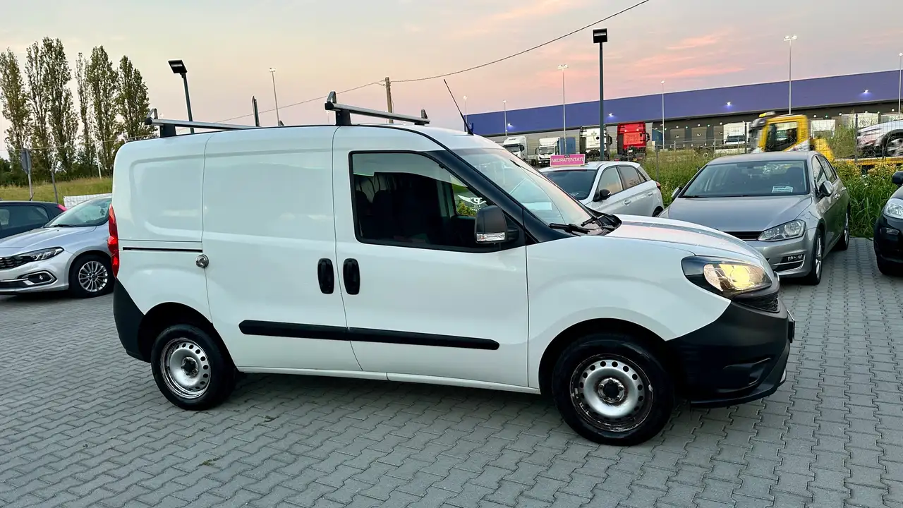 2021 Fiat Doblo CARGO CH1 BUSINESS 1.3 Mjet 95cv E6D S&S Vettura Furgonata 4-door (Euro 6.2) - Neopatentato - Pronta Consegna, photograph 4