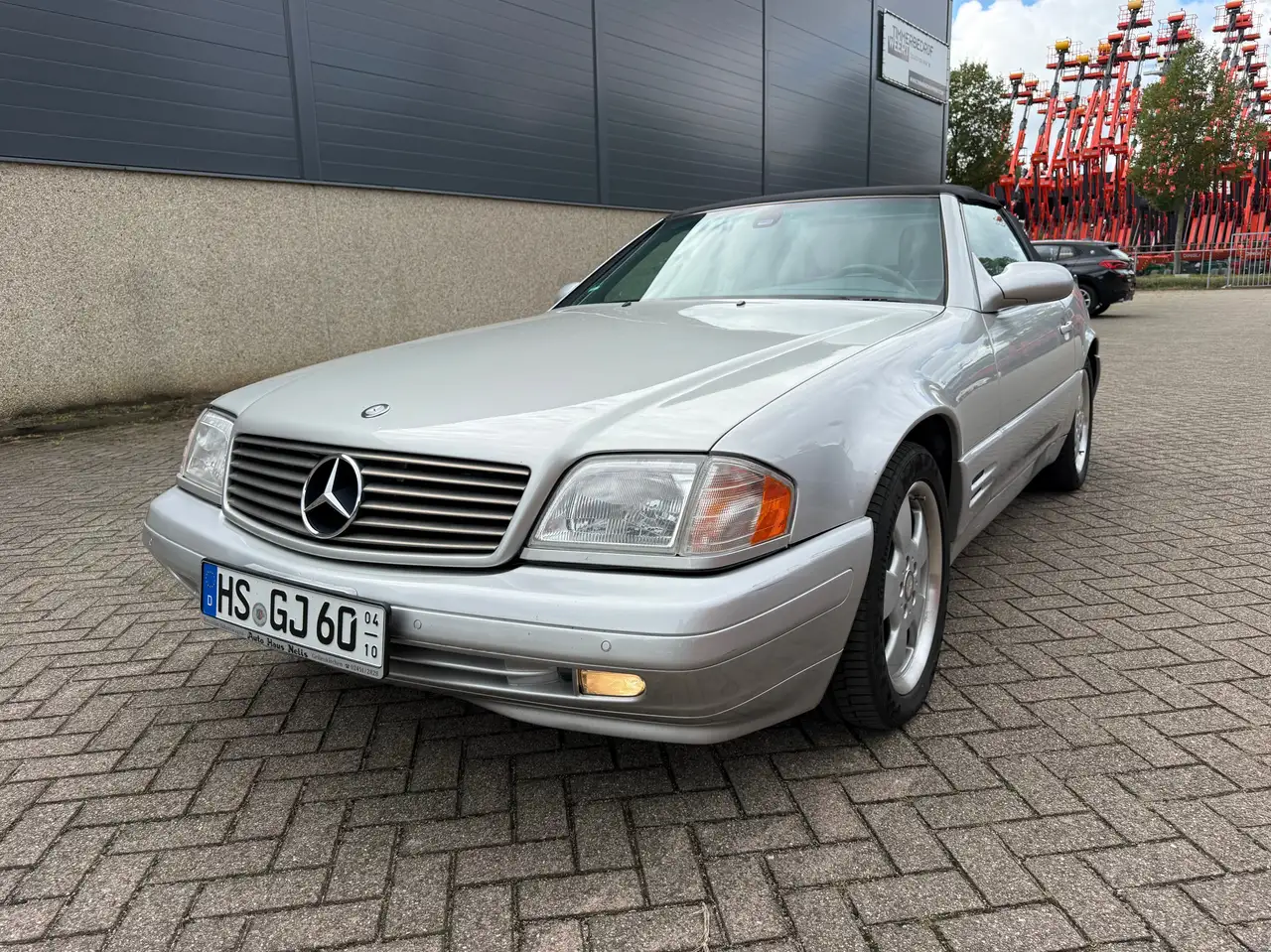 Mercedes-Benz SL 500 500 — photo 1 of 17