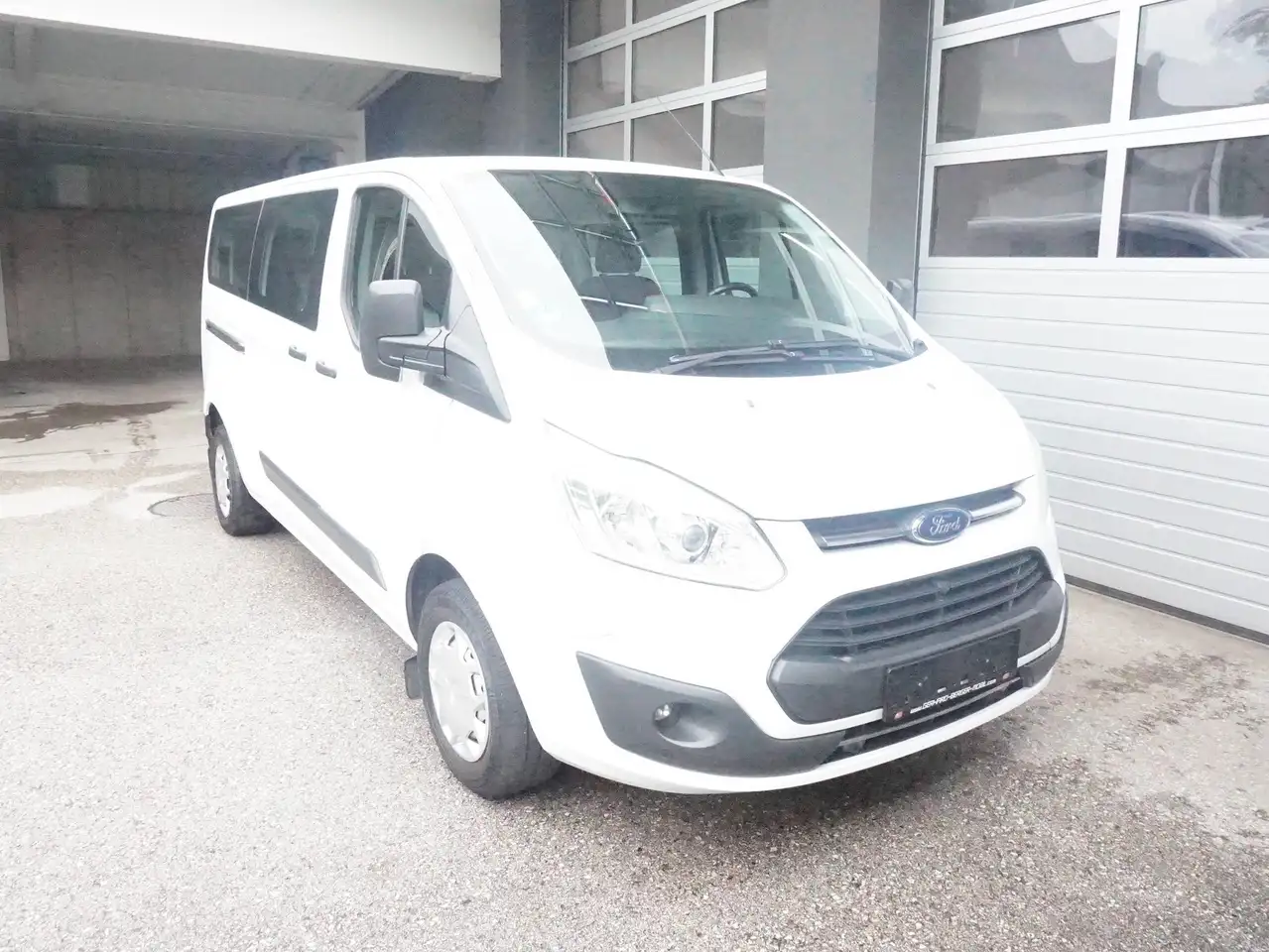 Ford Tourneo Custom 310 L2 Trend — photo 1 of 12