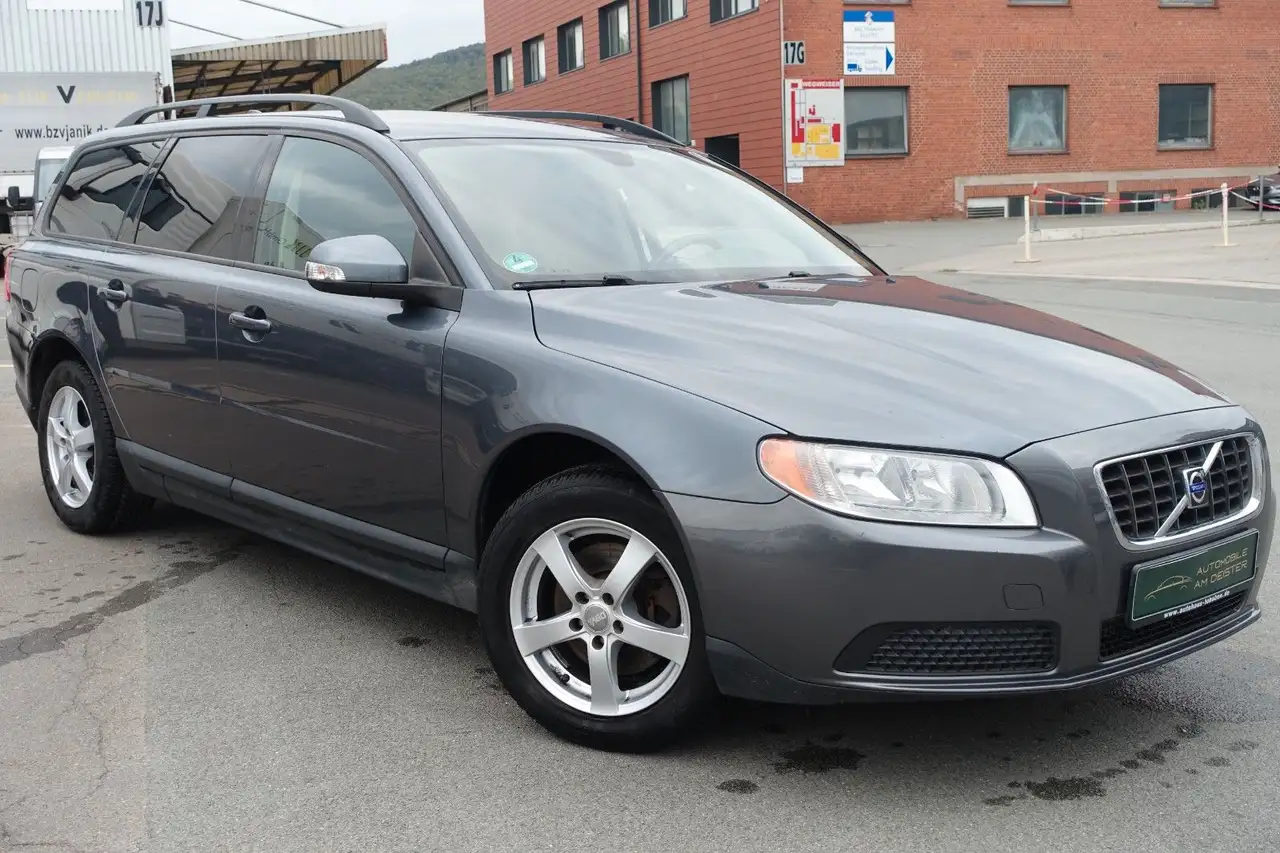 Volvo V70 Kombi 2.0*KLIMA*AHK*TEMPOMAT*TÜV+SERVICE NEU — photo 1 of 22