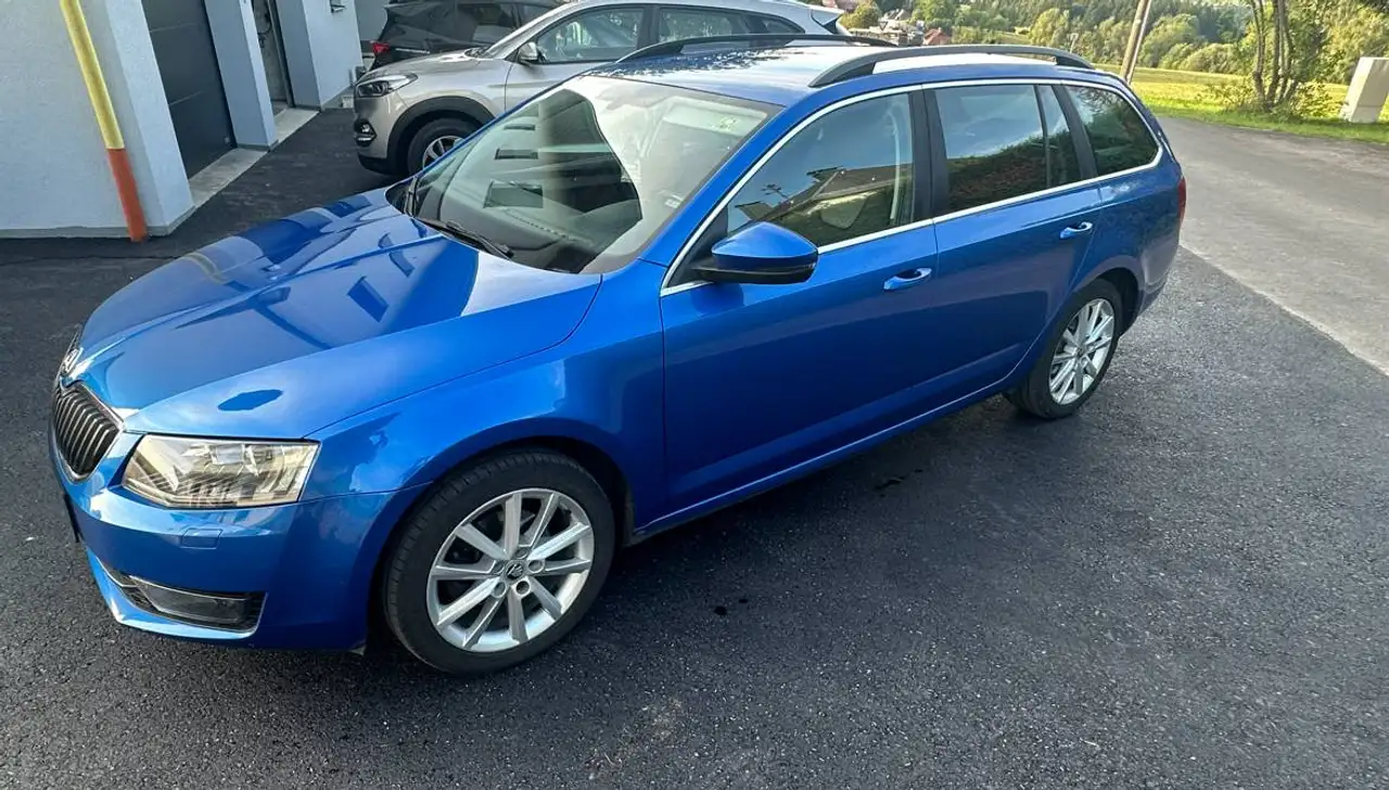 Skoda Octavia Octavia Combi 2,0 Elegance TDI Green tec Elegance — photo 1 of 17