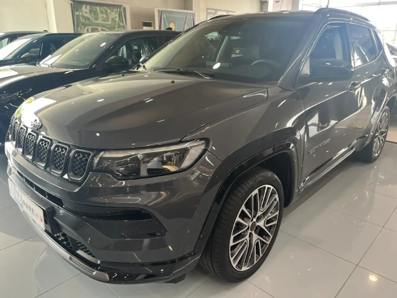 Jeep Compass 1.5 Turbo T4 MHEV Summit — photo 1 of 11