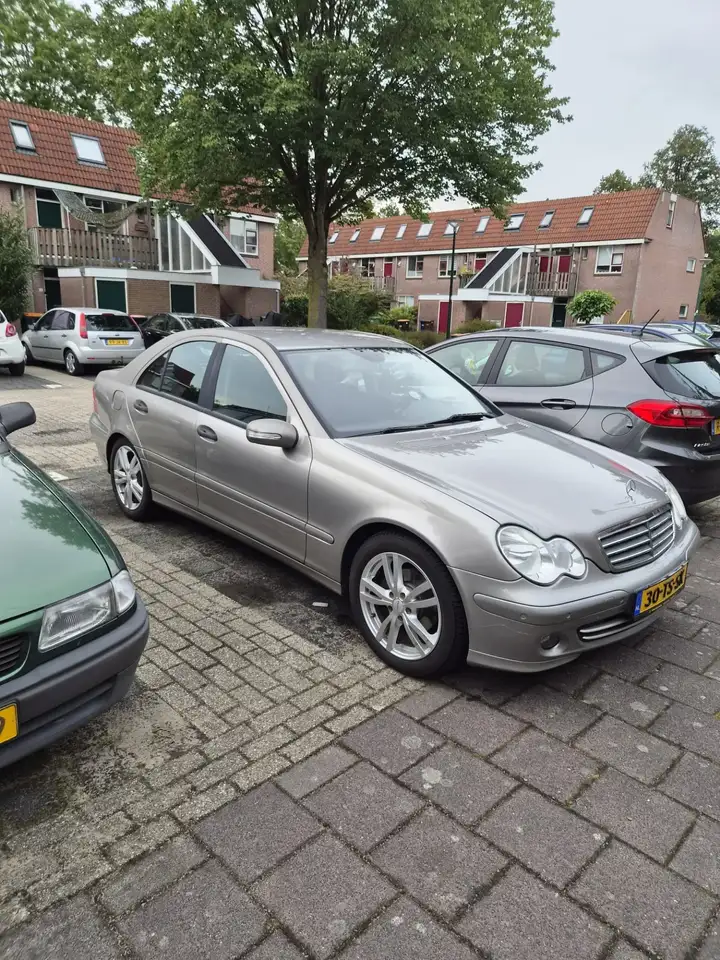 Mercedes-Benz C 180 K. Classic — photo 1 of 6