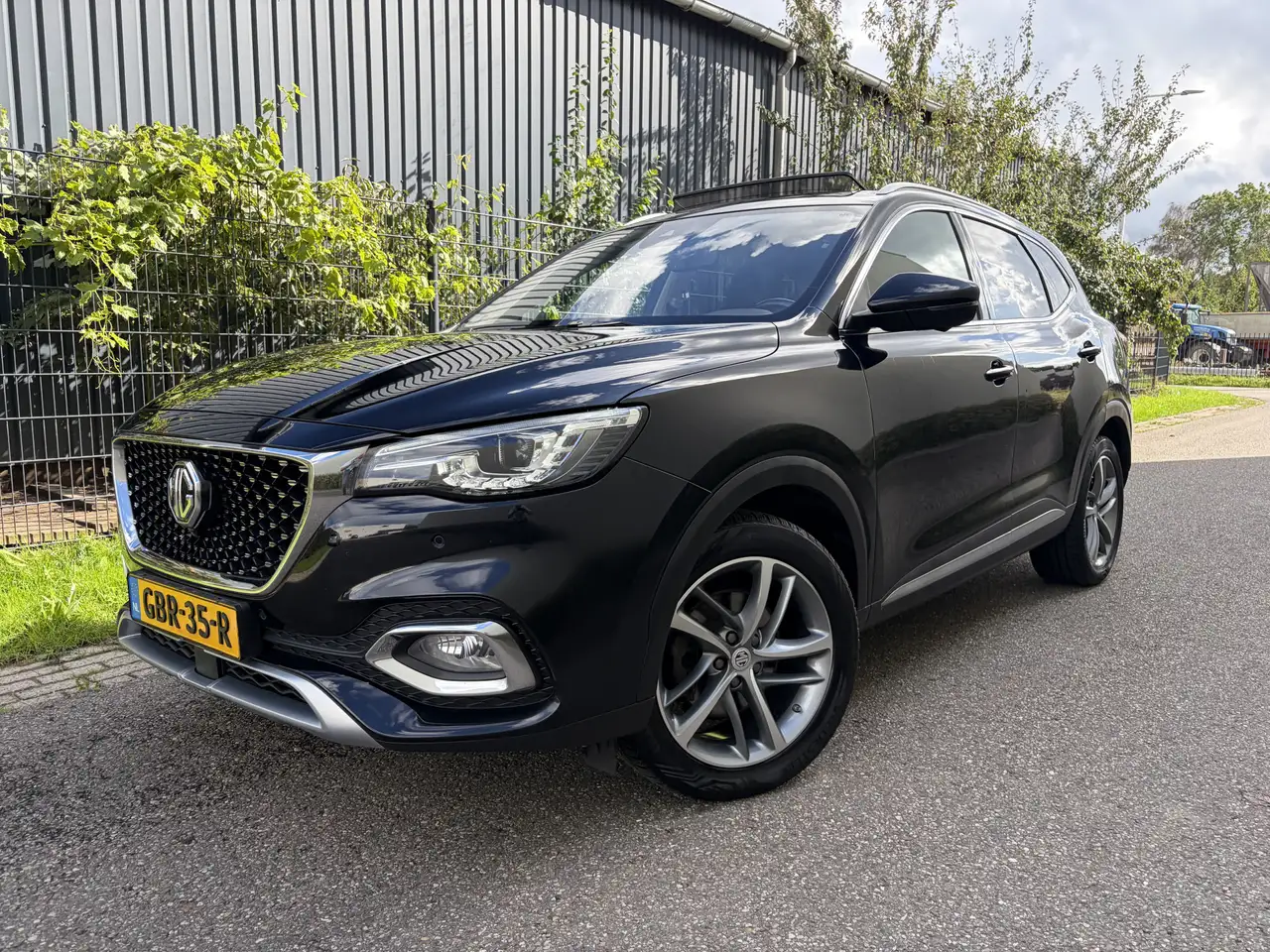 MG EHS 1.5 TGDI Luxury / AUTOMAAT / HYBRIDE / PANORAMADAK — photo 1 of 28