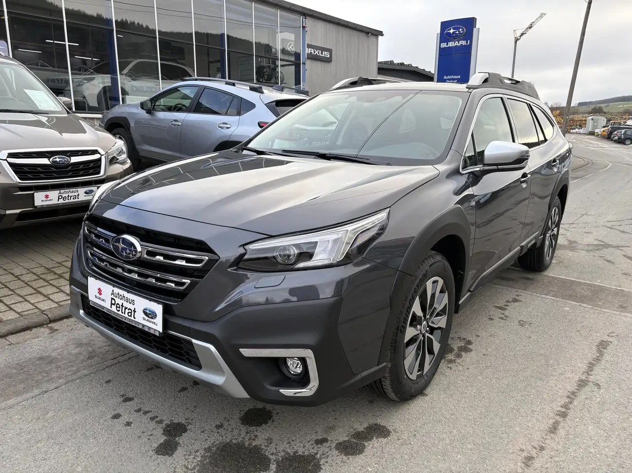 Subaru OUTBACK Platinum — photo 1 of 15