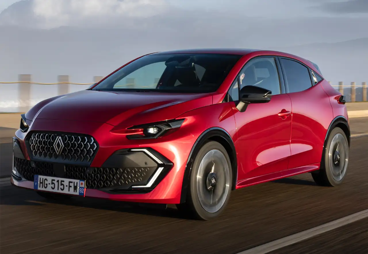 Renault Clio TCe Intens 67kW — photo 1 of 40