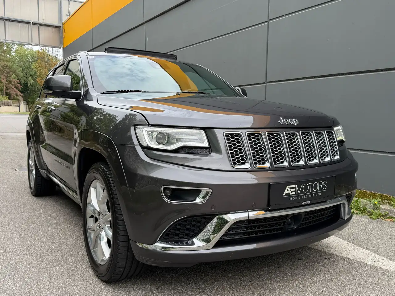 Jeep Grand Cherokee //SUMMIT//MEGA//KREDIT//GARANTIE// — photo 1 of 40