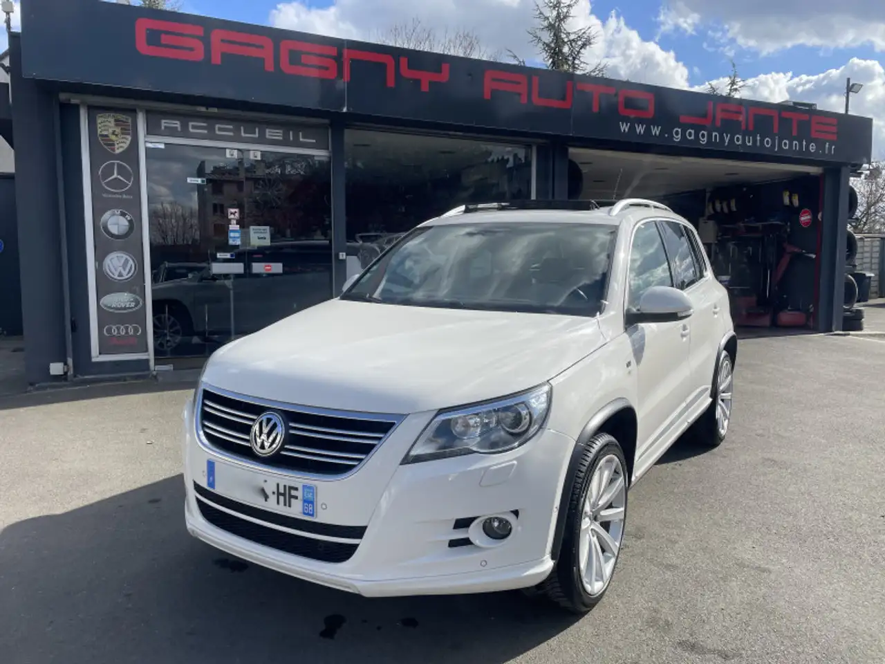 Volkswagen Tiguan 2.0 TDI 140CH FAP R-LINE TIPTRONIC — photo 1 of 19
