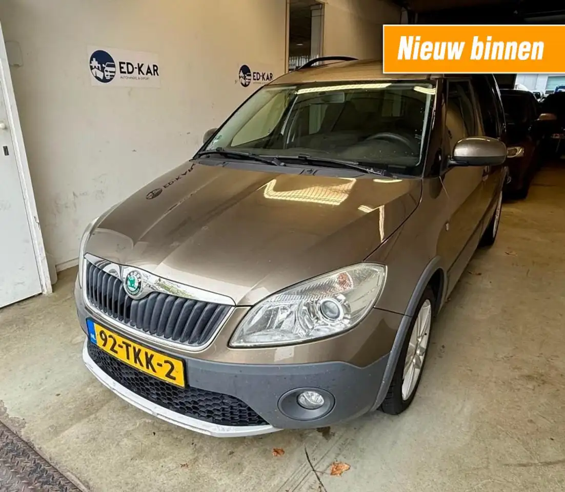 Skoda Roomster 1.2 TSI Ambition AIRCO 2de eig LMV PDC TREKHAAK NA — photo 1 of 36