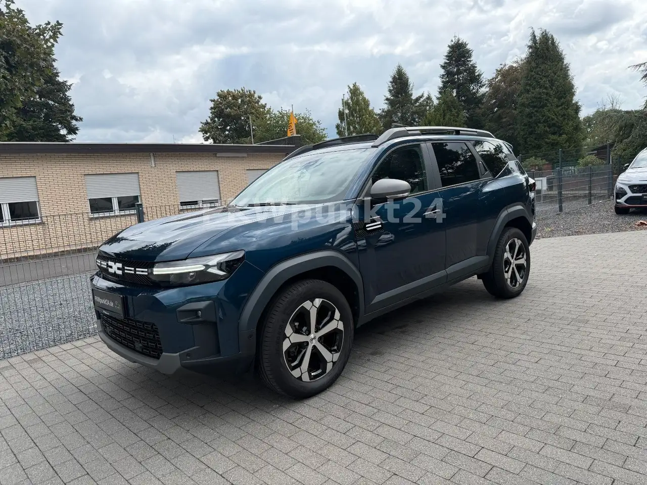 Dacia Bigster Hybrid 155 Journey Garantie/Pano/KeyLess — photo 1 of 35