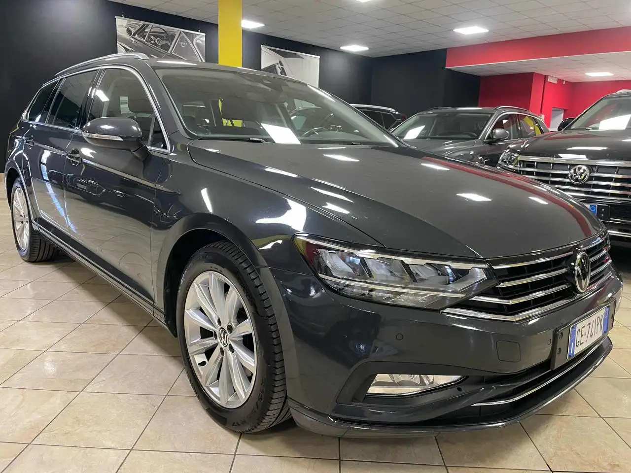 Volkswagen Passat Variant 2.0 TDI SCR EVO DSG Business**NAVI/TELECAMERA** — photo 1 of 15