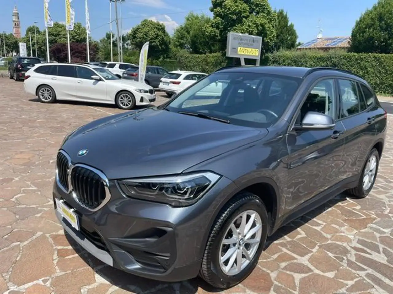 BMW X1 sDrive18d Business Advantage Automatico — photo 1 of 17