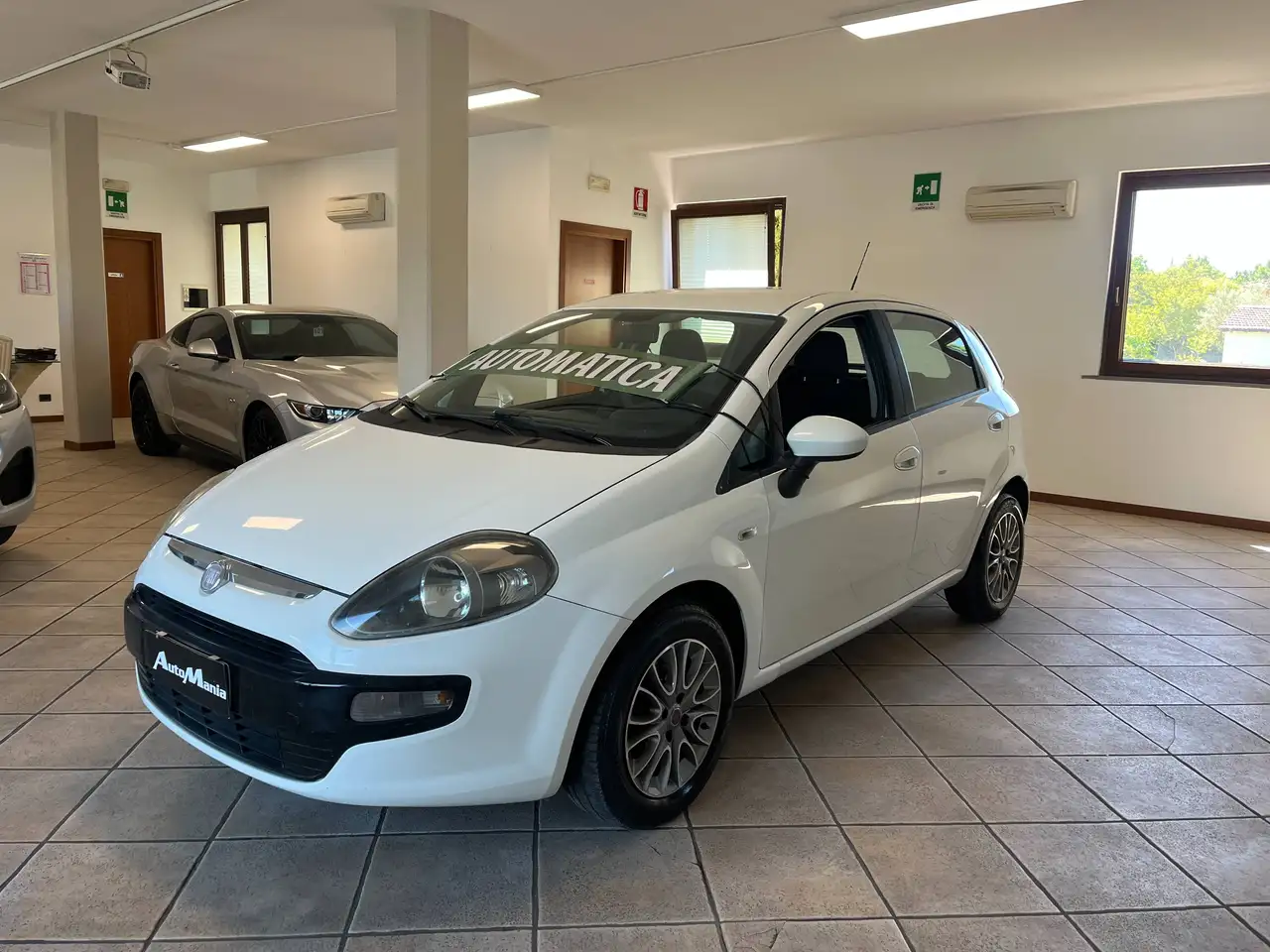 Fiat Punto Evo 5p 1.4 MyLife DUALOGIC — photo 1 of 15