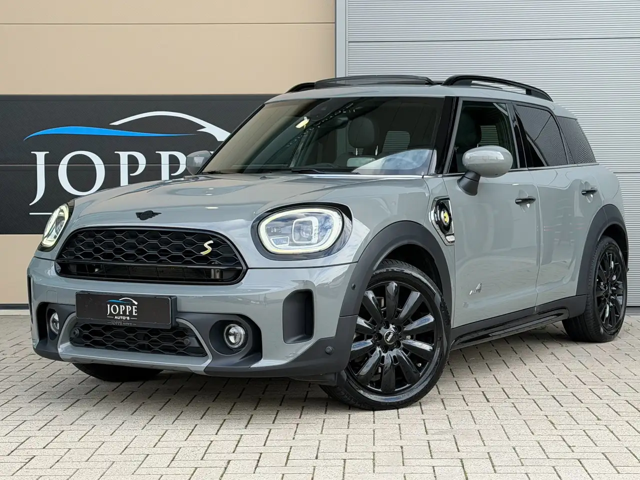 MINI Cooper SE Countryman 1.5 ALL4 |Pano|Black Pack|HeadUp|Leder|ACC|Moonwal — photo 1 of 31