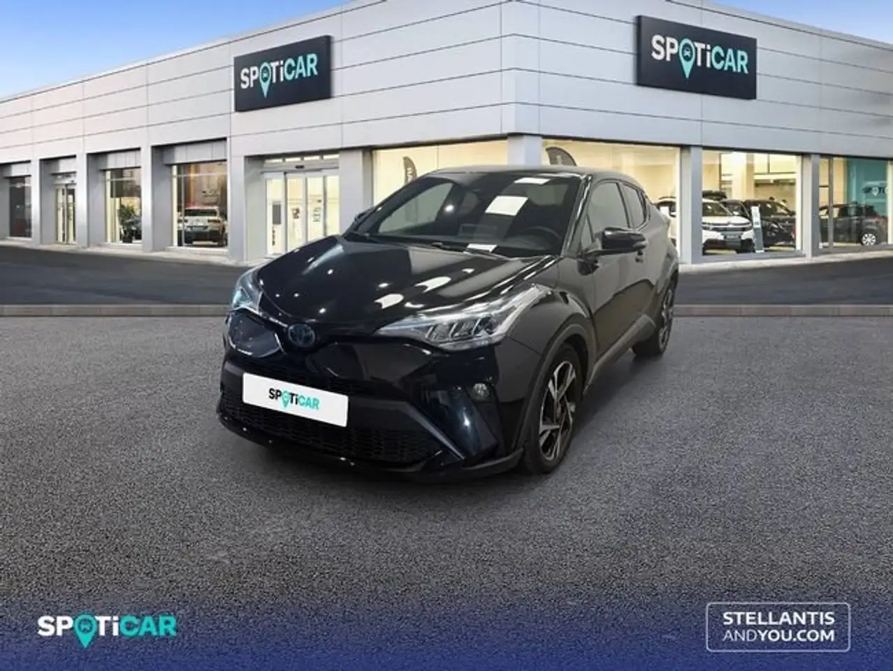 Toyota C-HR 125H Advance — photo 1 of 25