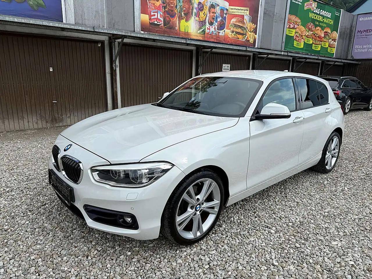 BMW 118 d xDrive Sport Line — photo 1 of 16