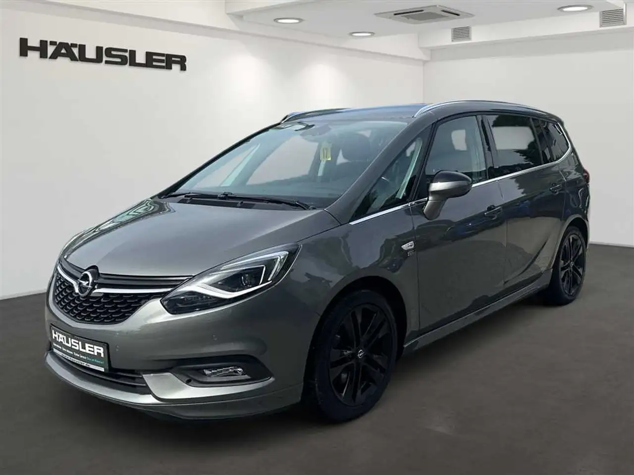 Opel Zafira Innovation 200Ps AHK Navi Kamera LED PDC SHZ uvm. — photo 1 of 20