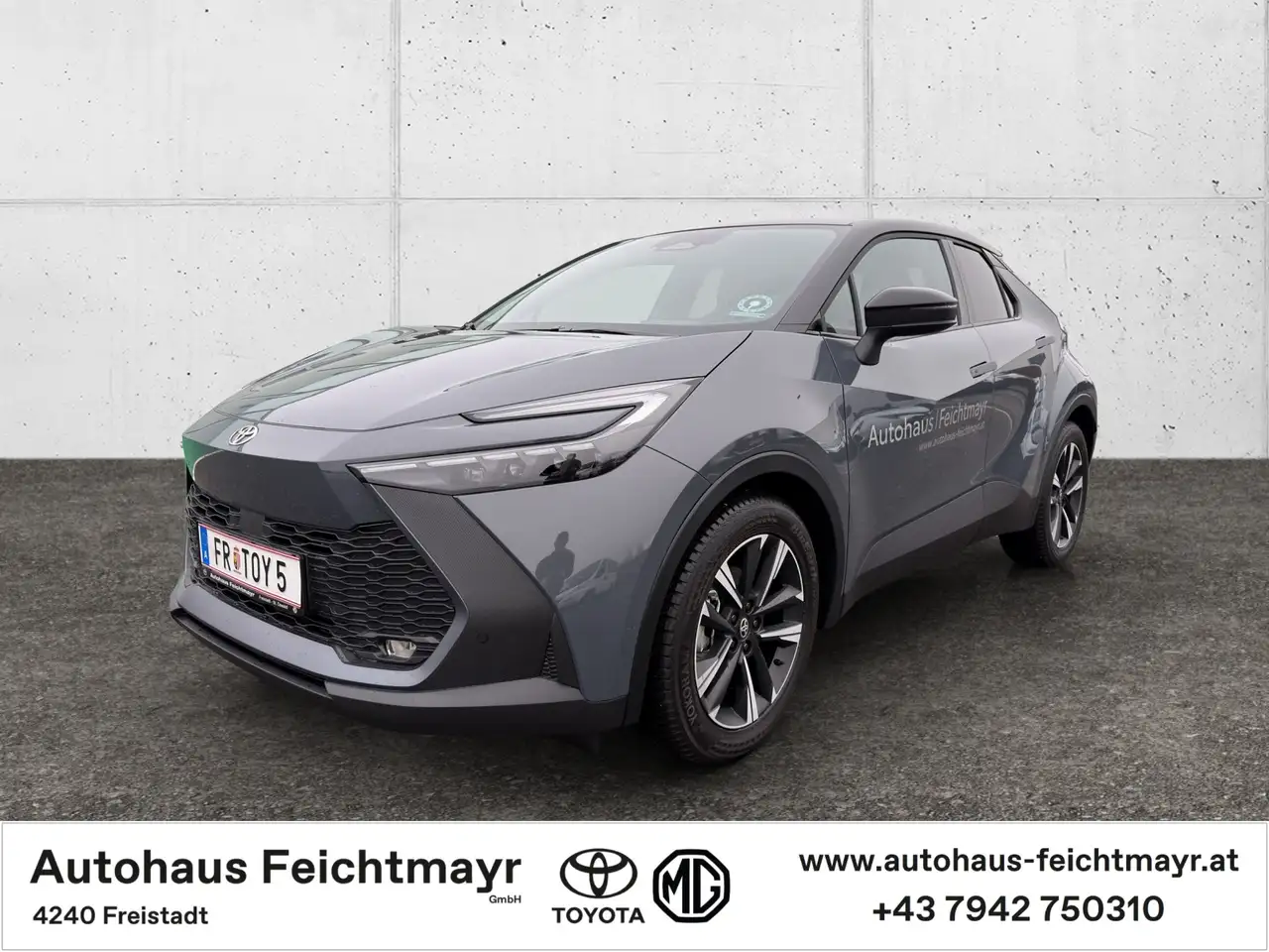 Toyota C-HR 2WD 1,8 VVT-i Hybrid Teamplayer Technik-P. 5t. — photo 1 of 11