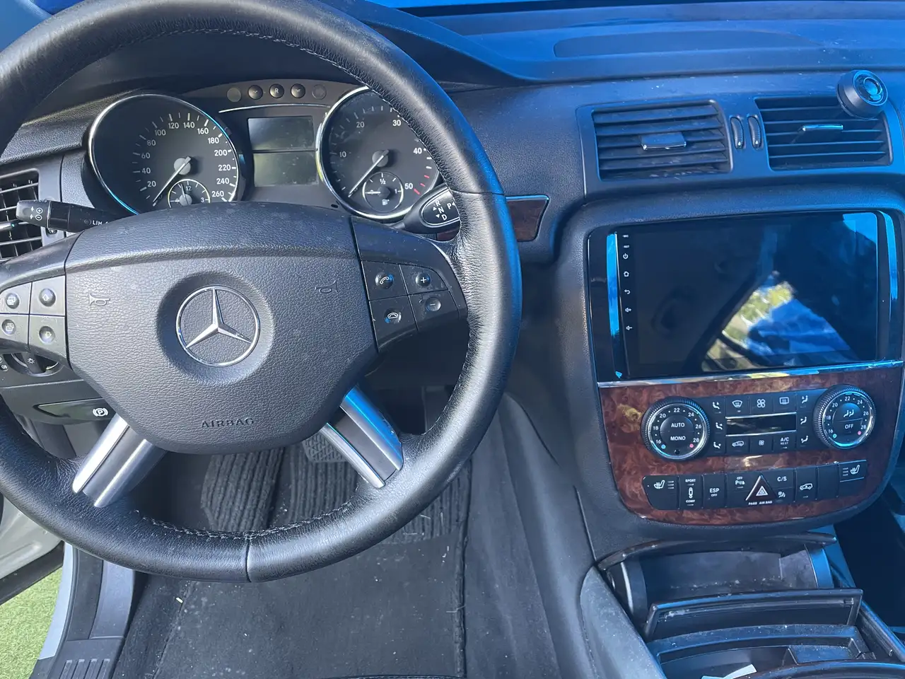 Mercedes-Benz R 320 CDI L 4Matic 7G-TRONIC — photo 1 of 5