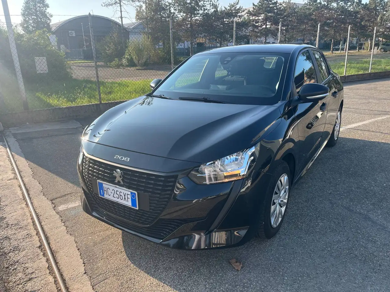 Peugeot 208 208 1.2 puretech Active Pack x Neo patentati — photo 1 of 11