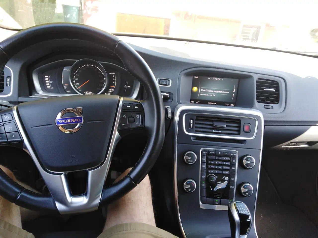 Volvo V60 V60 D2 Kinetic Kinetic — photo 1 of 6